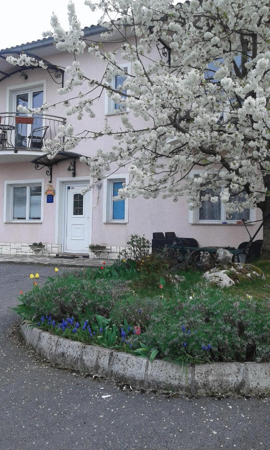 Guest House Surina Rupa Buitenkant foto