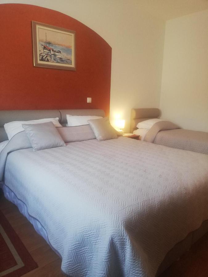 Guest House Surina Rupa Buitenkant foto
