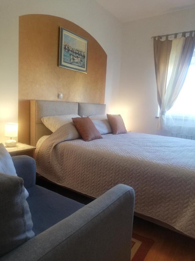 Guest House Surina Rupa Buitenkant foto