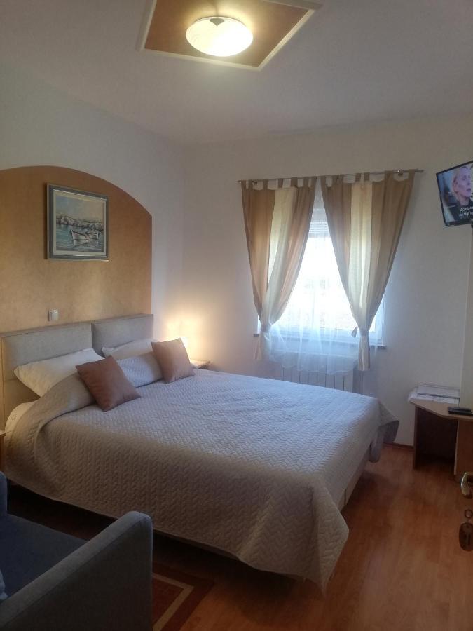 Guest House Surina Rupa Buitenkant foto