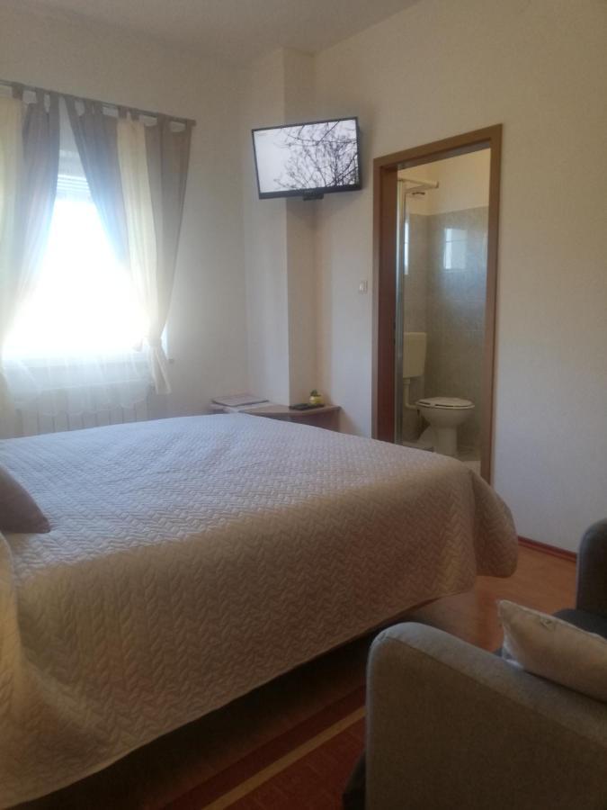 Guest House Surina Rupa Buitenkant foto