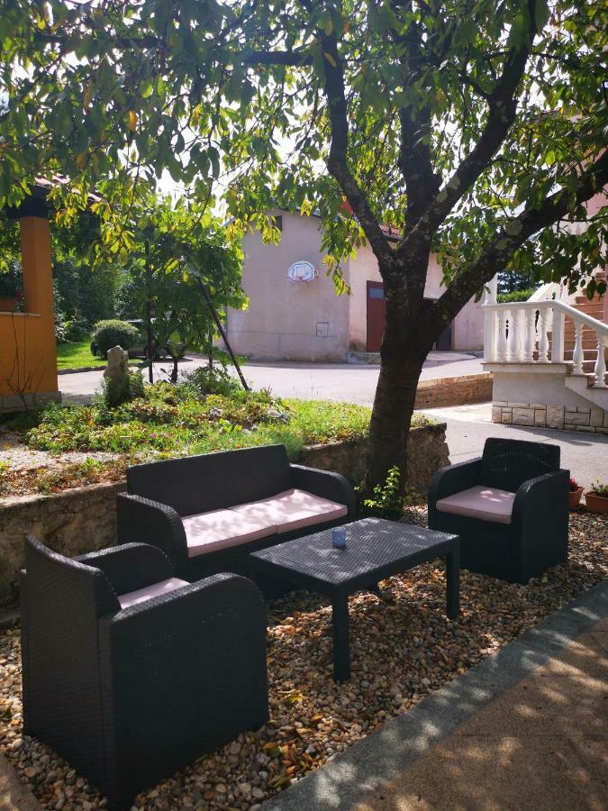 Guest House Surina Rupa Buitenkant foto